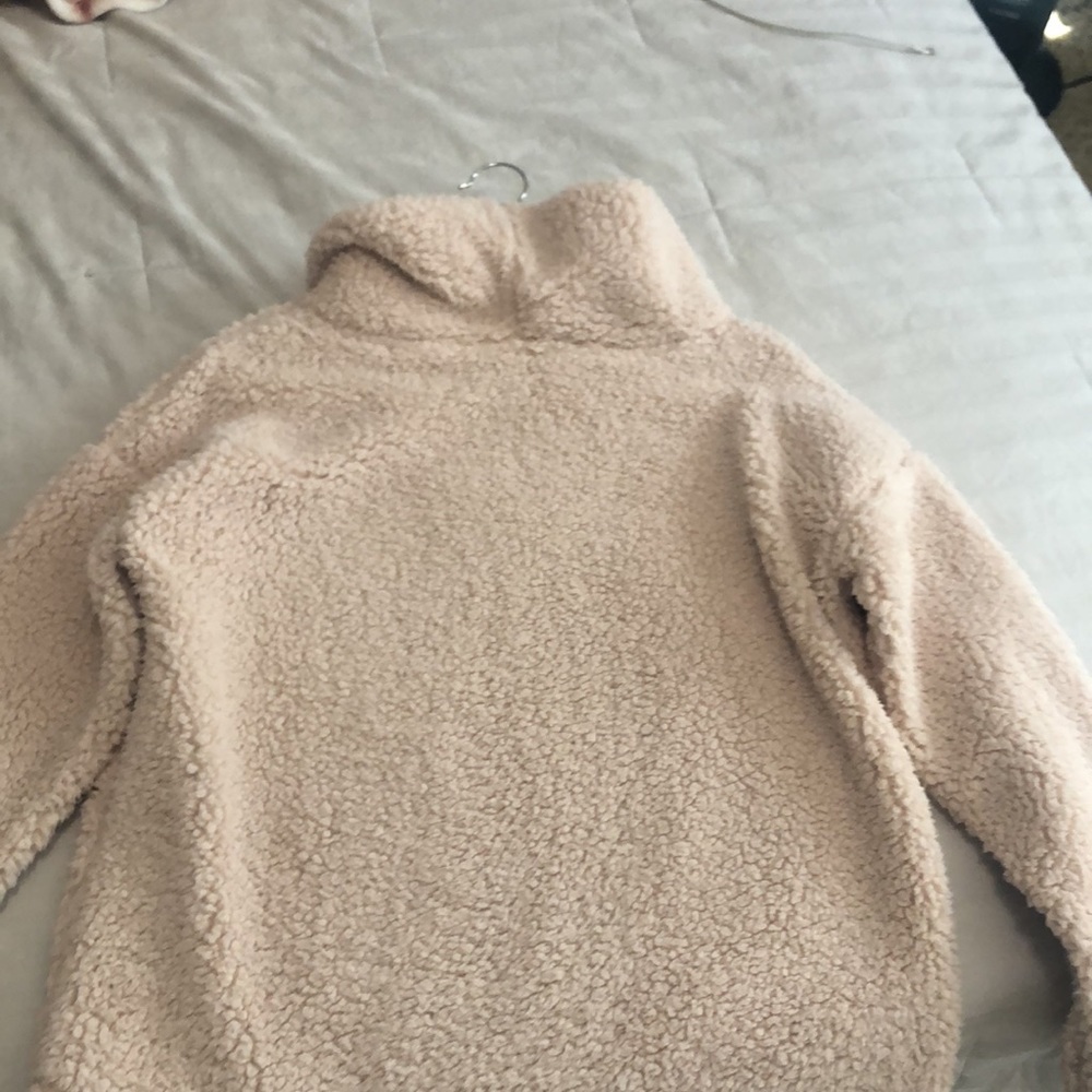 Sweater - Picture 4 of 4